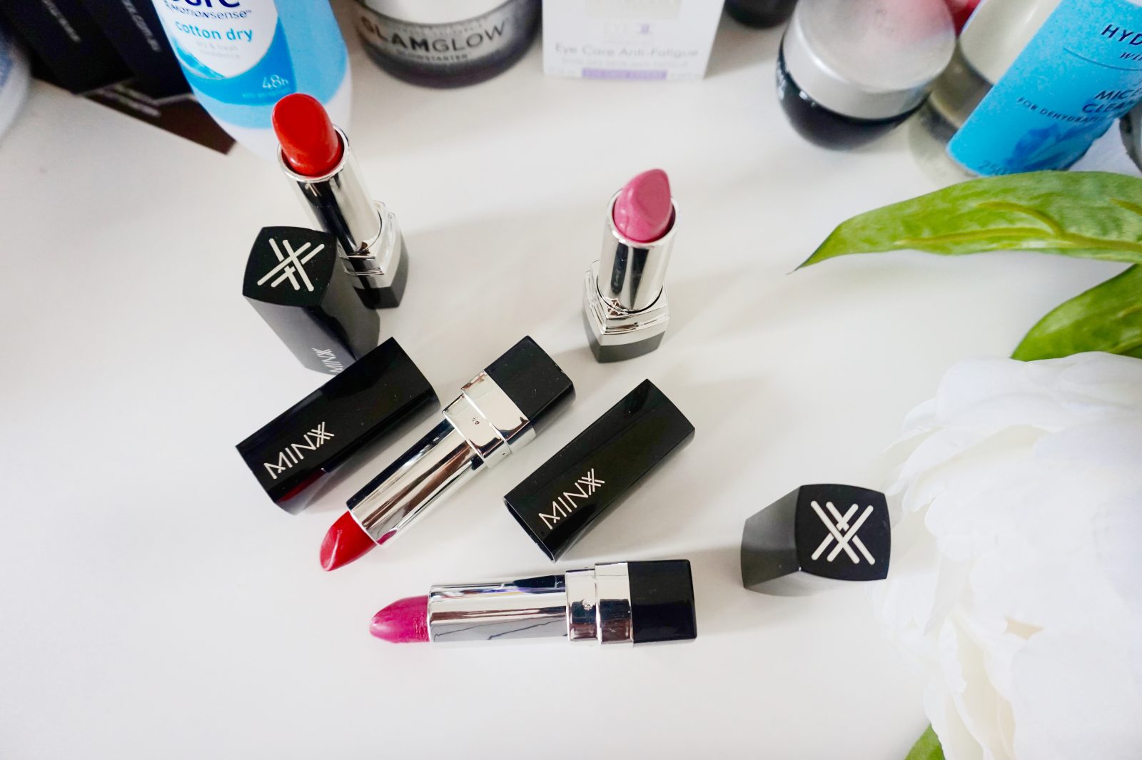 raychel-says-minxx-lipstick-colours-red-ornage-pink-white-flower