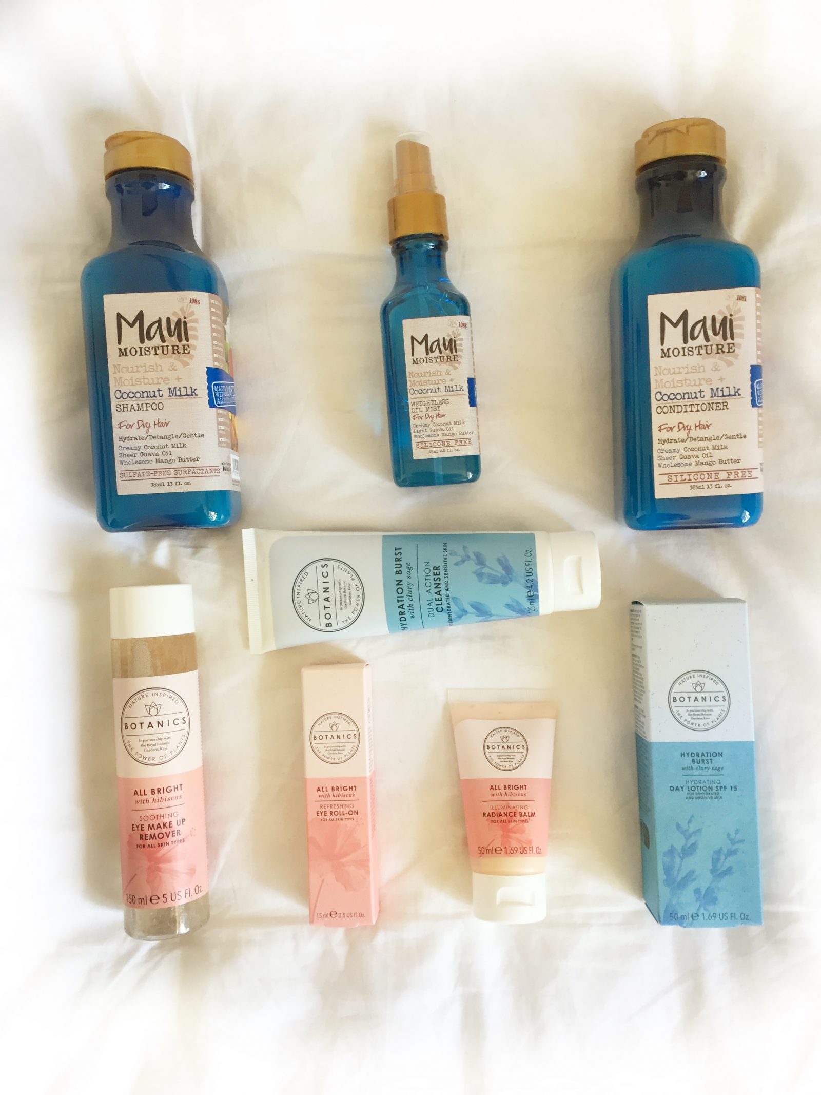 raychel-says-blue-pink-white-sheet-botanics-maui-moiusture-giveaway
