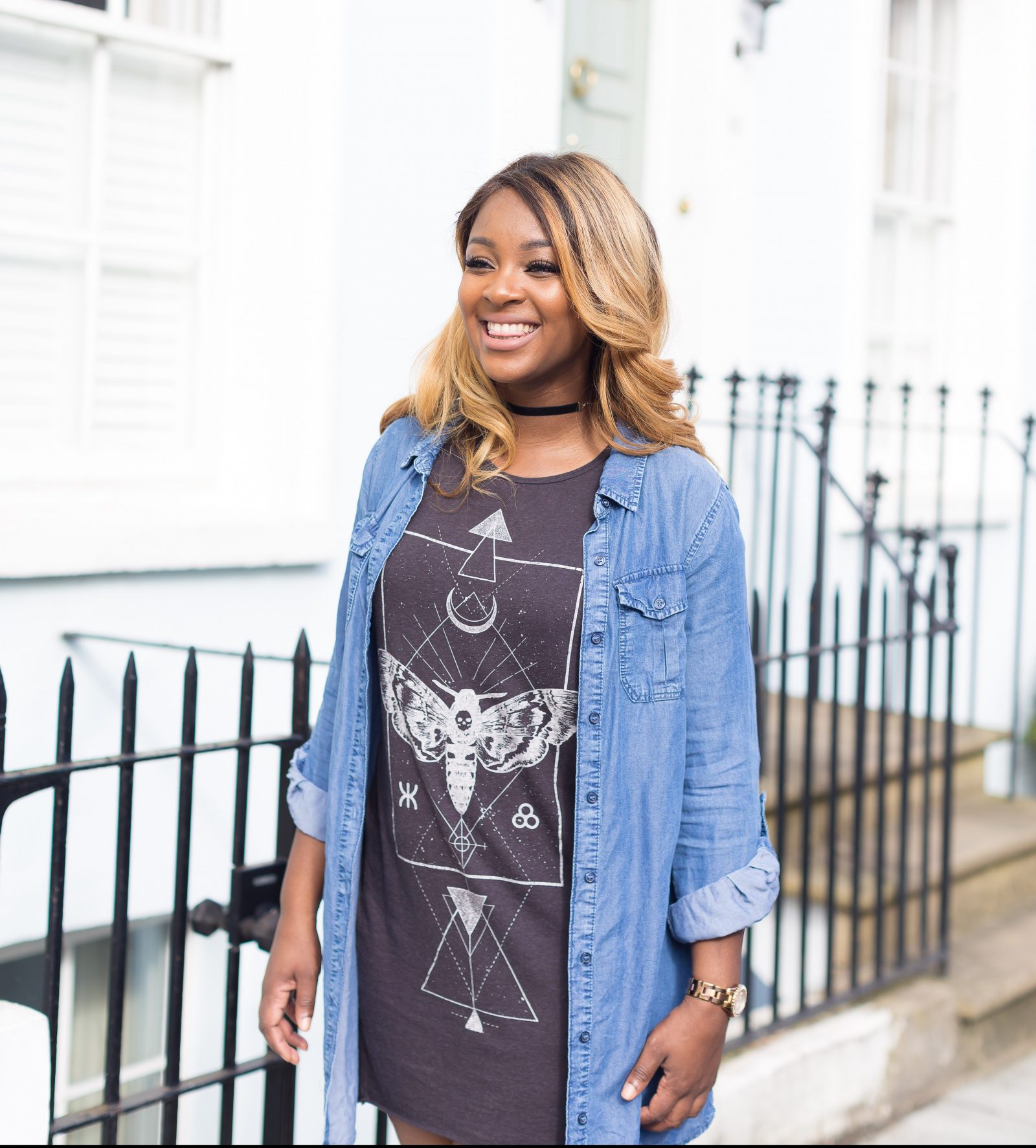 raychel-says-hnm-black-choker-blue-denim-dress-brown-print-top-micheal-kors-rose-gold-watch
